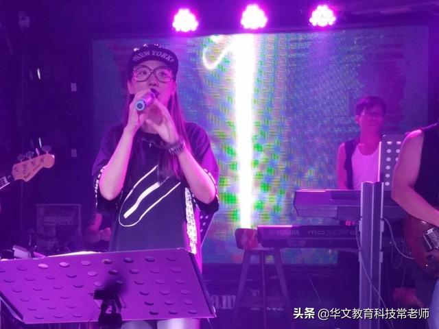 酒吧營銷妹子，泡夜店的大叔，會有真愛嗎？