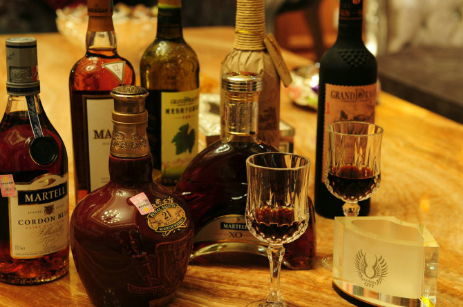 台北市各大酒店誠徵酒店公關、制服店領檯、禮服店小姐、便服酒店幹部
