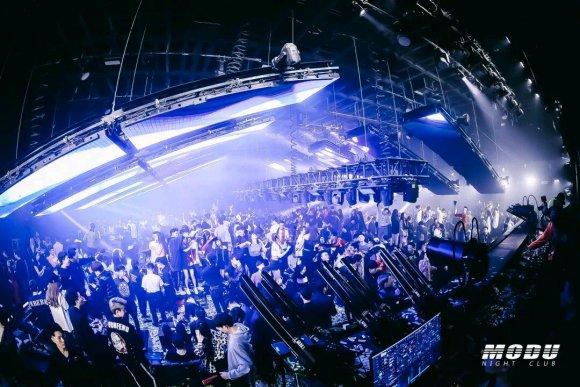【2026年台北夜总会排行】最好玩的酒吧夜店推薦！美女超多