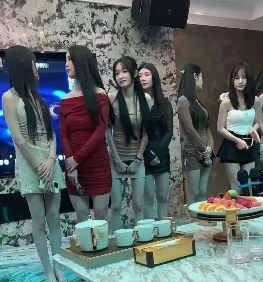 便服酒店小姐容易紅的差別在哪？從坐檯聊天到客人經營看出來